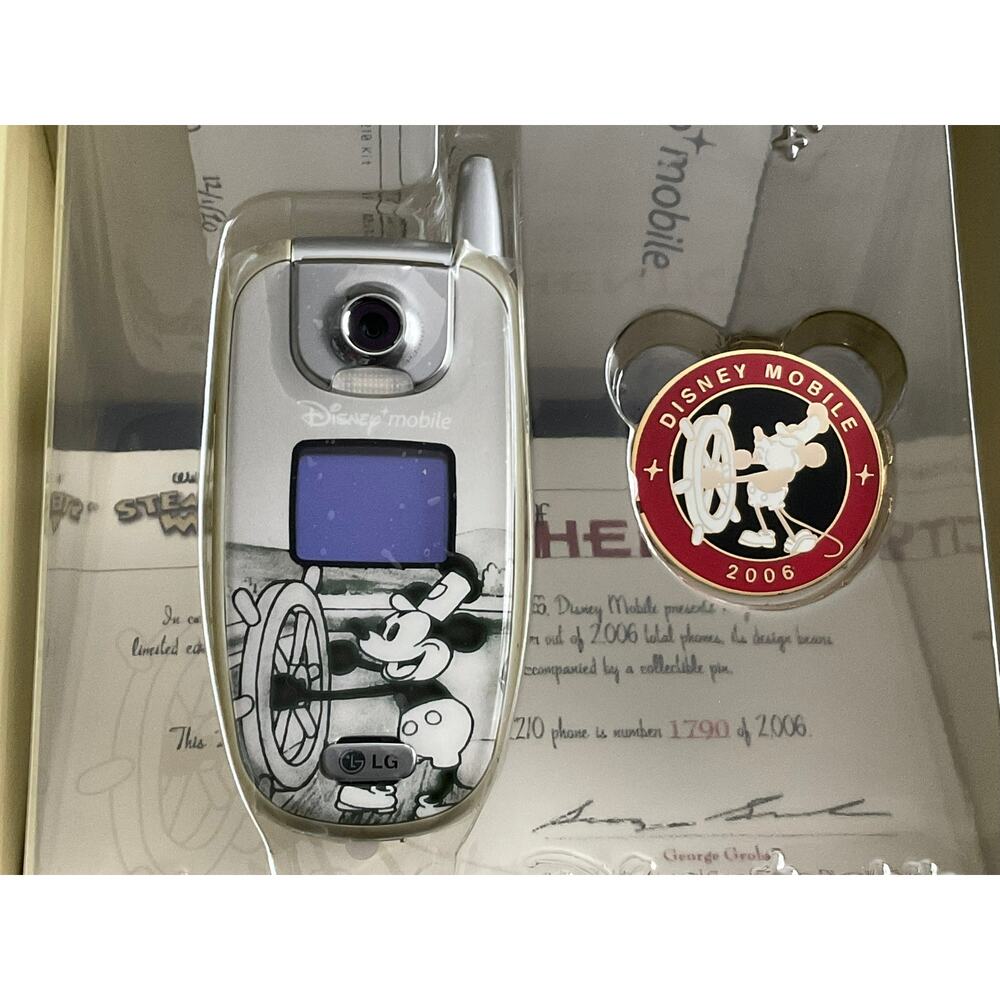 Disney Mobile Limited Edition 2006 Mickey Phone NIB COA Pin #1790